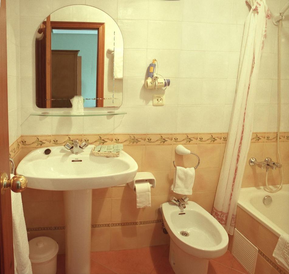 알무나 Casa Manoli Luarca 게스트하우스 외부 사진